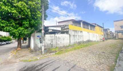 Casa duplex com 7 quartos no Bairro de  Fátima