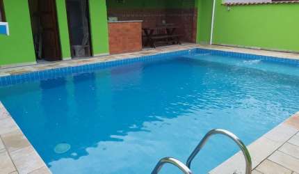 linda casa com piscina