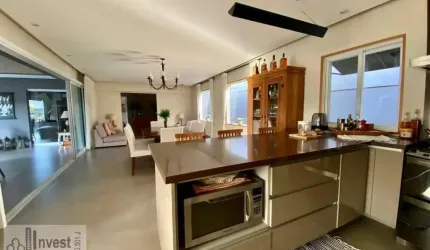 Casa em Condomínio para Venda em Santana de Parnaíba, Cidade Tamboré, 3 suítes, 5 banheiros, 3 vagas