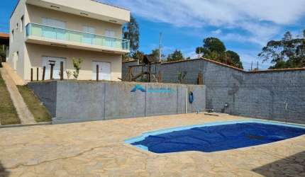 Vende-se Casa com 3 Dormitórios, Terreno de 600 M², Quintal com Piscina, Jarinú SP