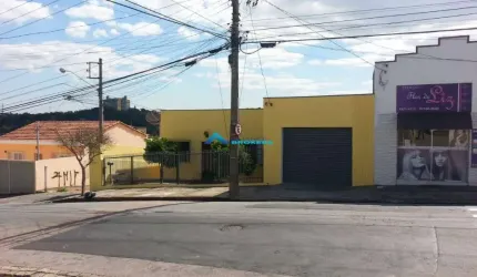 Casa Térrea C/ 3 Dorms, Quintal com ótimo espaço e Boa localização de Jundiaí