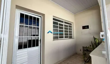 Casa Térrea C/ 2 Dormitórios, Terreno com 270 m², Quintal amplo e com Churrasqueira, Jundiaí