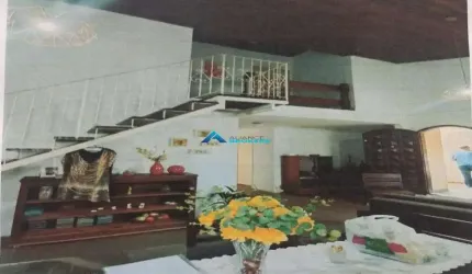 Vende-se Casa de 3 Dormitórios, 2 Suítes, 1 Banheiro, no Bairro Tarumã, Jundiai