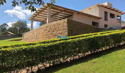 Chácara com Piscina, Campo Gramado, Área total com 5.115 m² - Bairro Ivoturucaia