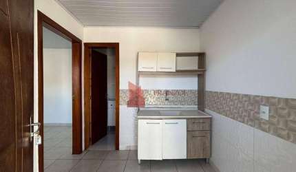 LOCAÇÃO: Kitinete com Cozinha e Dormitório separado, Cidade Nova, Itajaí/SC!