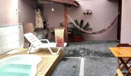 VENDO: Casa com 4 domitórios - Fazenda - Itajaí/SC