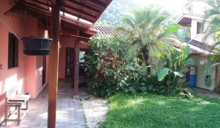 Casa à venda no bairro Ressaca em Ubatuba/SP