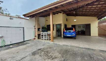 Casa à venda no bairro Itaguá em Ubatuba/SP
