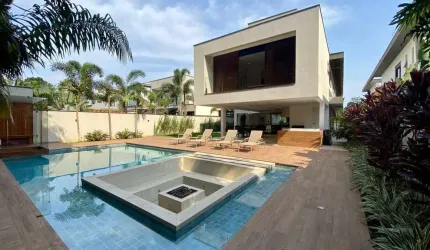 Casa à venda no bairro Riviera em Bertioga/SP