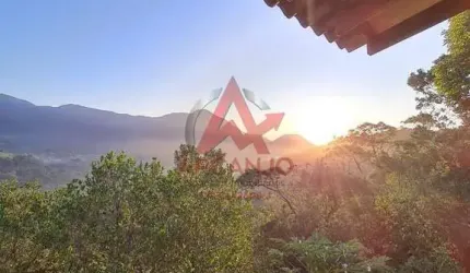 CHALÉ RÚSTICO A VENDA NO ALTO DE ITAMAMBUCA COM VISTA MARAVILHOSA