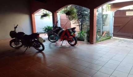 CASA A VENDA NA REGIÃO CENTRAL DE UBATUBA - SP
