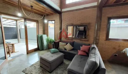 Casa Sobrado a venda no Jardim Samambaia