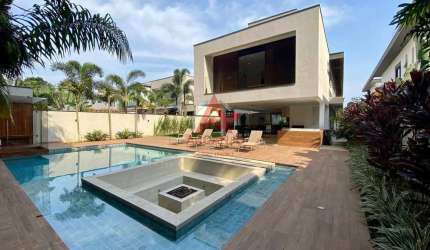 Casa Alto Padrão com 6 suítes a venda em Riviera de São Lourenço