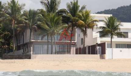 CASA A VENDA PÉ NA AREIA COM 4 DORMITORIOS  EM UBATUBA/SP.