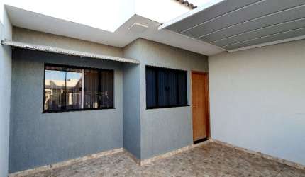 Linda Casa no Jardim Chamonix em Londrina-PR