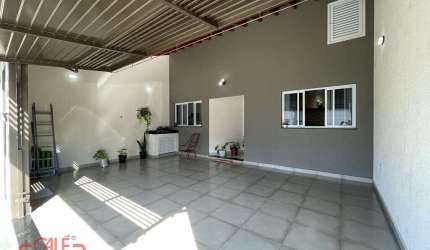 Casa térrea `}a venda c/ 3 dormitórios e 1 suíte