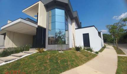 Casa nova térrea em Condomínio fechado