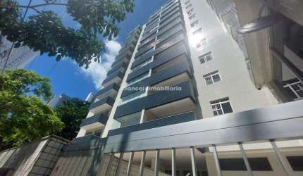 Apresentamos este imponente apartamento de 138 m² a venda no coração de Boa Viagem!