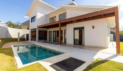 Lindo Sobrado com 3 suites