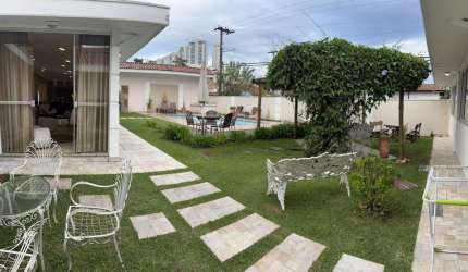 Lindo sobrado em 2 terrenos