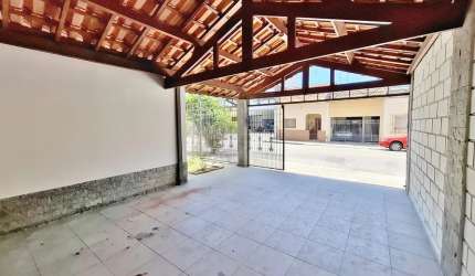 Bela casa pra morar ou comercial