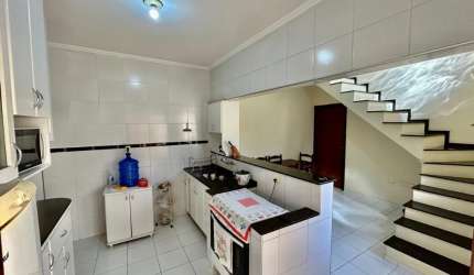 Linda Casa Assobradada no 31 de Março