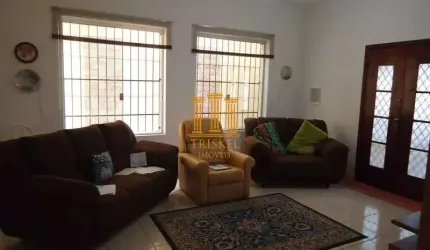 Casa com 4 dorm 2 suítes e vaga para 3 carros no Jardim Santa Clara em Taubaté - CA572