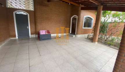 Casa 3 Dorm com suíte garagem coberta e edícula nos fundos - CA246