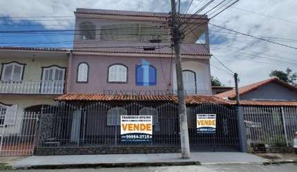 Casa para Venda em Volta Redonda, Barreira Cravo, 4 dormitórios, 2 suítes, 4 banheiros, 2 vagas