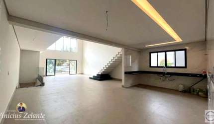 Venda Casa de Alto Padrão na Vila Belmiro, Santos-SP  3 Quartos, 3 Suítes, 2 Salas - Corretor Vinícius Zelante