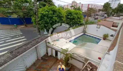 Maravilhoso sobrado localizado a poucos passos da praia da Aparecida, em uma rua tranquila e residencial.Maravilhoso sobrado localizado a poucos passo