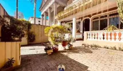 Imperdível casa à venda em Santos-SP, no bairro Campo Grande: 3 quartos, 1 suíte, 3 salas, 2 banheiros, 3 vagas e 156m².