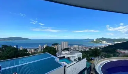 Residência de luxo no bairro Marapé em Santos-SP: 4 suítes, 3 salas, 6 banheiros, 4 vagas e 1.000 m² de área. Venha conhecer!
