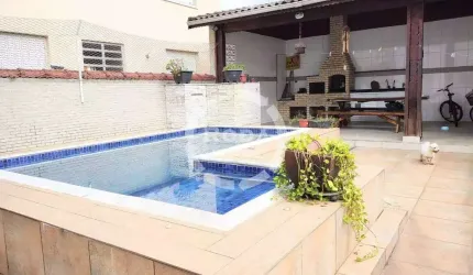 Casa de Luxo à Venda em Santos-SP na Ponta da Praia: 3 Quartos, 1 Suíte, 3 Salas, 5 Banheiros, 3 Vagas de Garagem, 270m² de Área