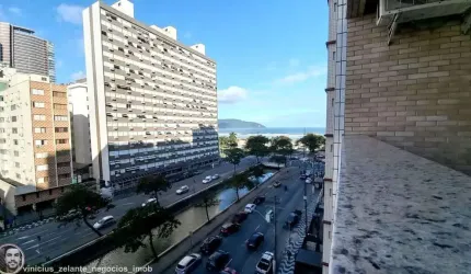 Apartamento com 2 dormitórios e vista para o mar em Santos
