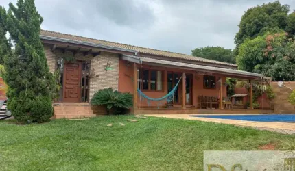 BELÍSSIMA CHÁCARA NO CONDOMÍNIO SANTA INÊS EM ITU/SP COM VISTA PARA OS LAGOS, COM AMBIENTES AMPLOS, ACONCHEGANTES E ILUMINADOS, ÁREA GOURMET E PISCINA