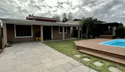 C627 Residência com piscina próximo ao mar/Imbé