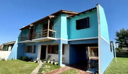 C303 Belo sobrado apenas uma quadra do mar/Imbé