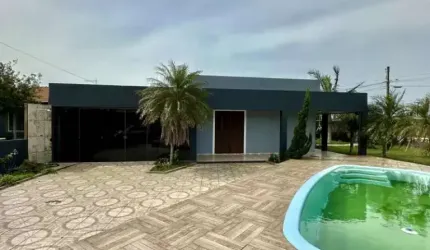 C418 Linda casa de esquina com piscina/Imbé