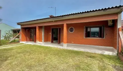 C105 Imóvel no centro de Mariluz ! Próximo ao comércio e do mar!