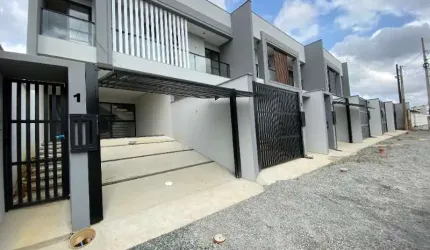 Imperdível oportunidade: Casa à venda em Joinville-SC, bairro Bom Retiro. 3 quartos, 1 suíte, 3 salas, 2 banheiros, 2 vagas de garagem, 105,06m².
