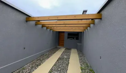 Casa à venda em Joinville-SC, Petrópolis: 2 quartos, 1 suíte, 2 salas, 2 banheiros, 2 vagas, 60,30m². Venha conferir!