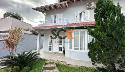 Casa Sobrado com Piscina e Espaço Gourmet à Venda no Santo Antônio - Conforto, Estilo e Localização Privilegiada!