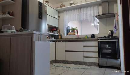 LINDA CASA DISPONÍVEL PARA VENDA