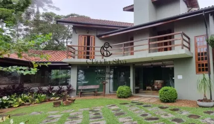 Refúgio na Serra: Casa com Lareira, Sauna, Área Gourmet e Vista Deslumbrante em Santo Antônio do Pinhal