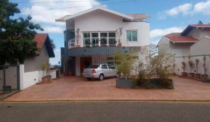 Casa à venda em Campinas, Loteamento Caminhos de São Conrado (Sousas), com 3 suítes, com 404 m²