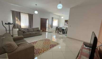 Casa térrea próximo ao CAVEX, 3 dorm sendo 2 Suítes.