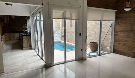 Casa para locação com 240 metros 2 suítes. Bairro Santa Paula. São Caetano do Sul.