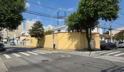 Sobrado comercial para LOCAÇÃO EM SCS -com mais de 300m² pronto para receber o seu negócio. Com diversos cômodos, banheiros, pequena piscina adaptada