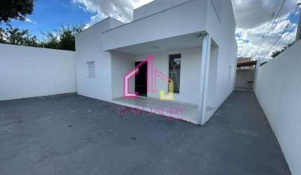 Casa à venda, Boa Esperança, Cuiabá-MT, 149.63 m² úteis, 1 suíte + 2/4, quintal amplo, RECÉM- REFOR